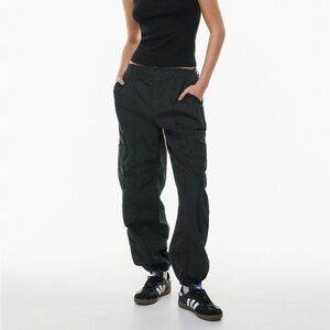 Aritzia TNA aviator cargo pants, size XS, colour:black